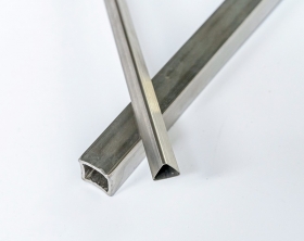 不（bú）鏽鋼精拉管（guǎn）